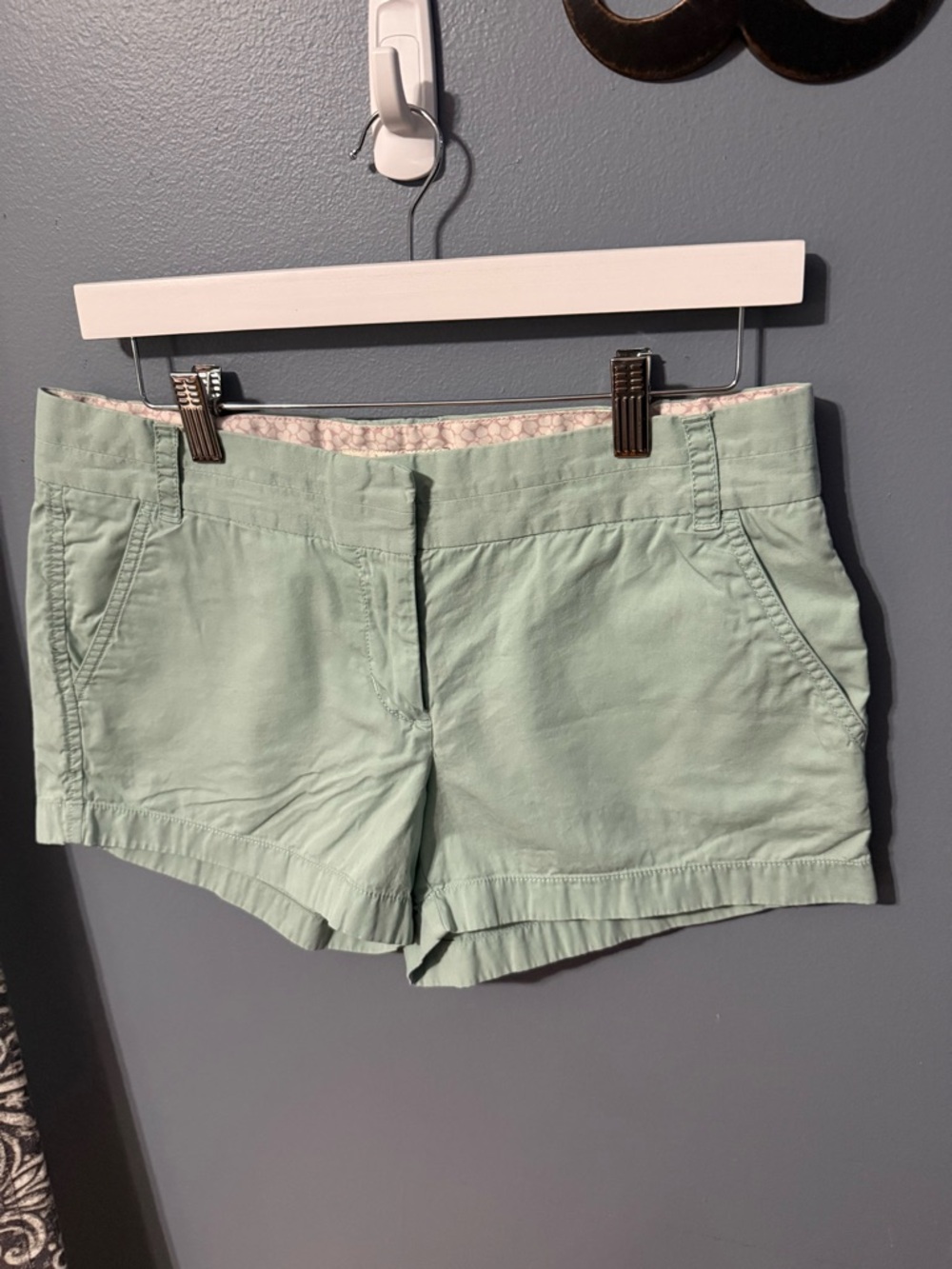 BUNDLE Price includes 5 pair J. Crew Chino Shorts-size 6. - Picture 12 of 13